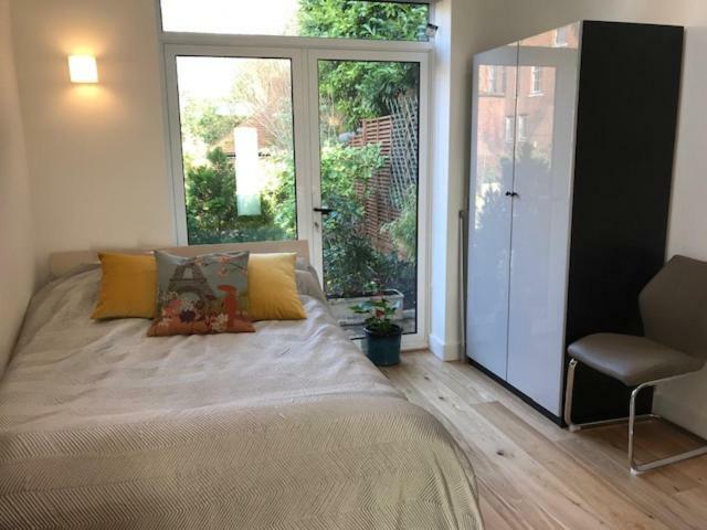 The Coach House 75 Epsom Road Apartamento Guildford Exterior foto