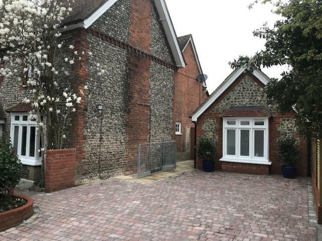 The Coach House 75 Epsom Road Apartamento Guildford Exterior foto